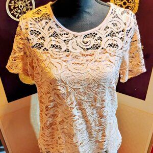 Adrianna Papell Lace T-shirt in Pink!